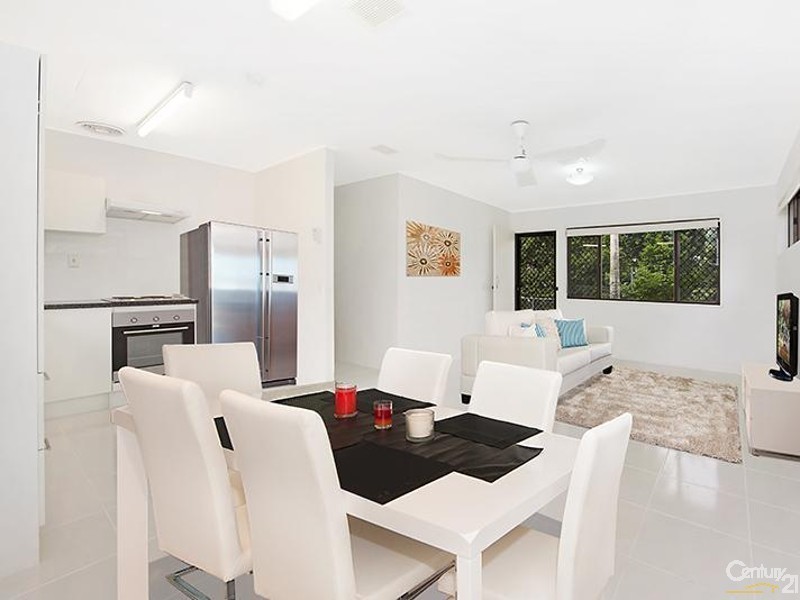 2/1 Kennedy Parade, Golden Beach QLD 4551