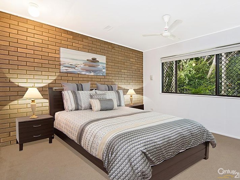 2/1 Kennedy Parade, Golden Beach QLD 4551