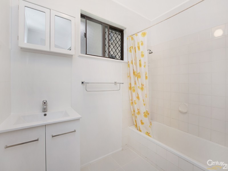 2/1 Kennedy Parade, Golden Beach QLD 4551