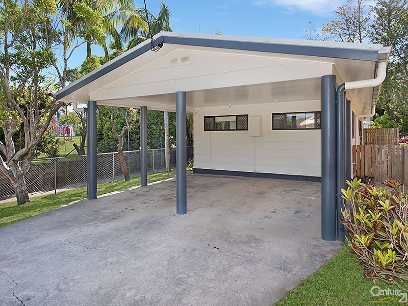 2/1 Kennedy Parade, Golden Beach QLD 4551