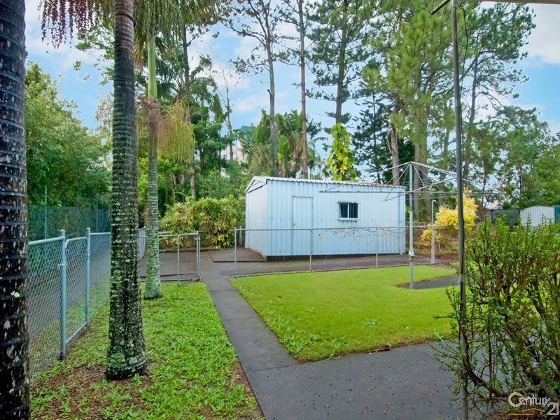 2/1 Kennedy Parade, Golden Beach QLD 4551