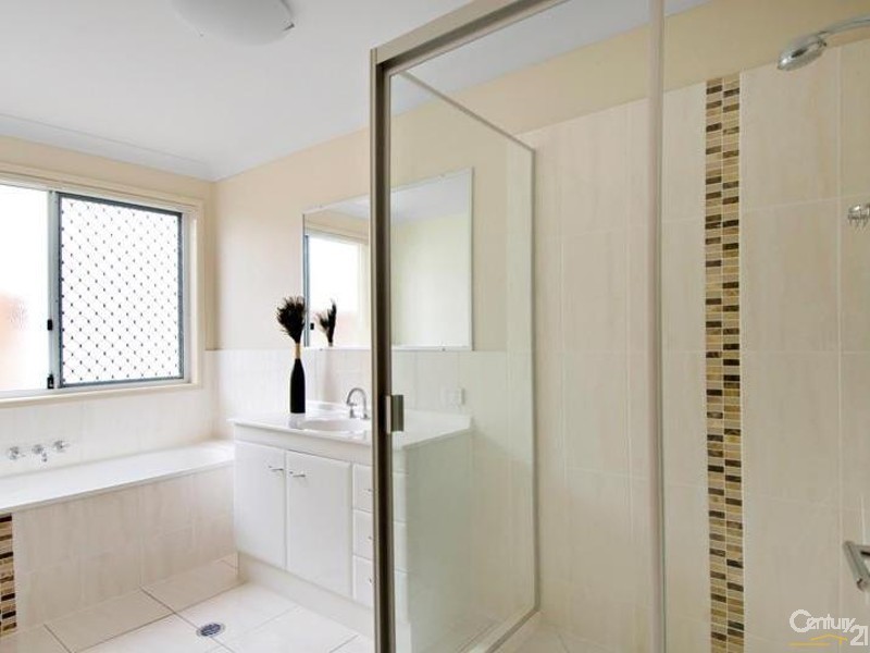 5 Slivereye Street, Sippy Downs QLD 4556