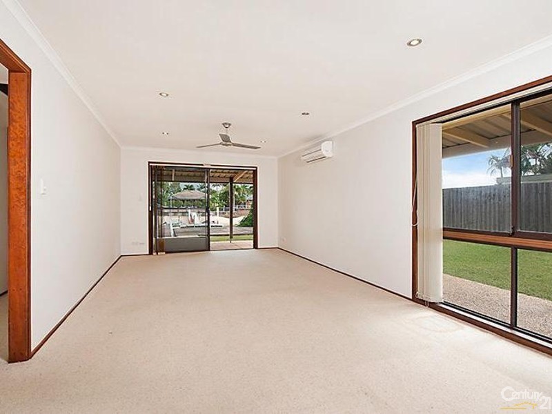 8 Jessica Boulevard, Minyama QLD 4575