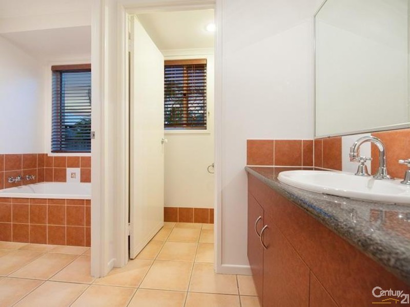 17 Malabar Court, Mountain Creek QLD 4557