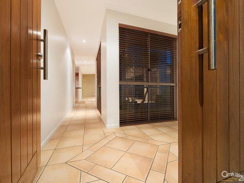 17 Malabar Court, Mountain Creek QLD 4557