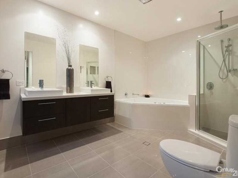 27 Elliot Drive, Buderim QLD 4556