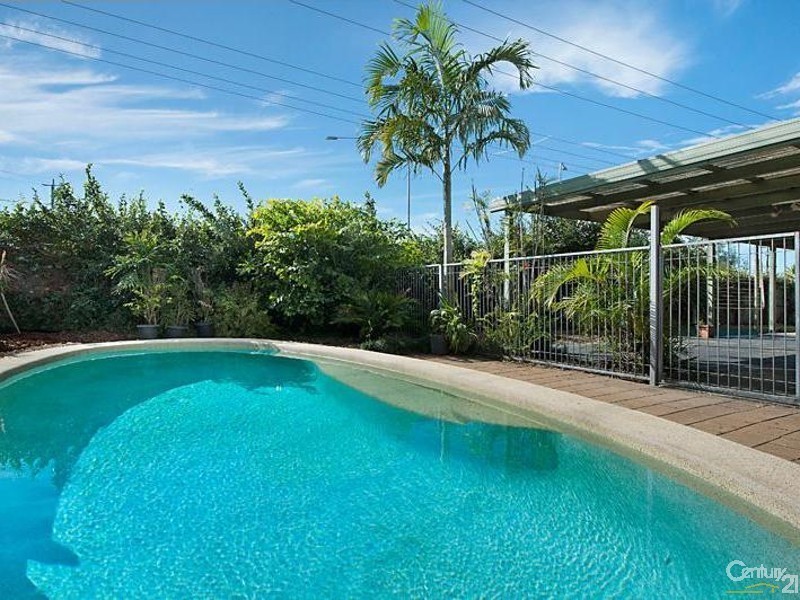 2 Moomba Street, Pacific Paradise QLD 4564