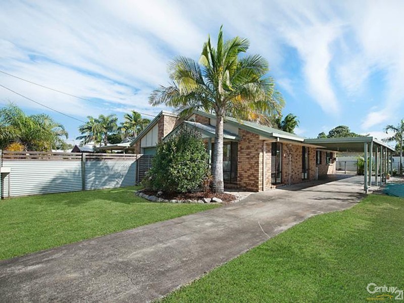 2 Moomba Street, Pacific Paradise QLD 4564