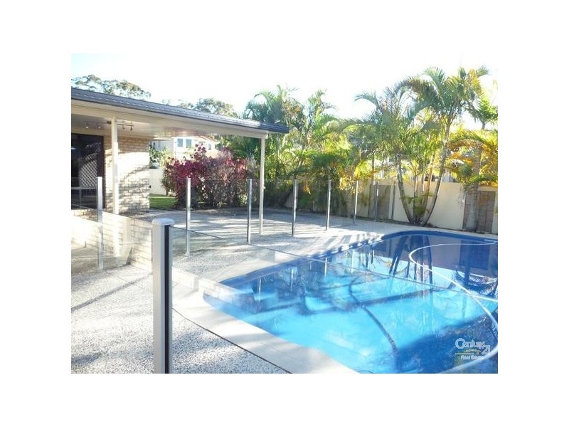 2 Pompano Court, Mountain Creek QLD 4557