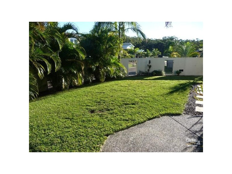 2 Pompano Court, Mountain Creek QLD 4557