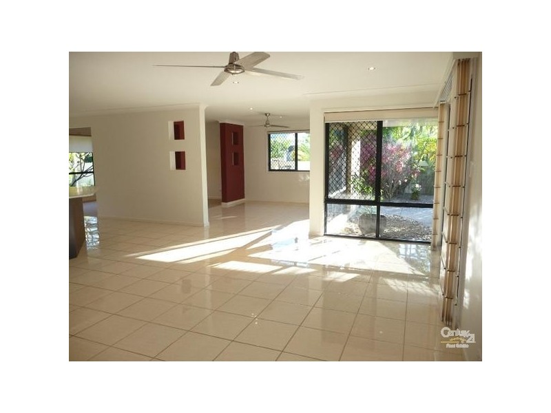 2 Pompano Court, Mountain Creek QLD 4557