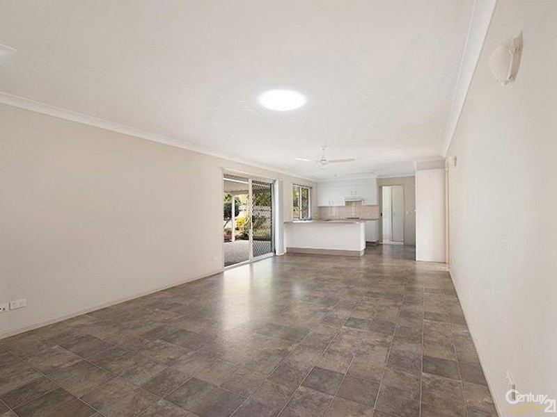 8 Kona Court, Mountain Creek QLD 4557