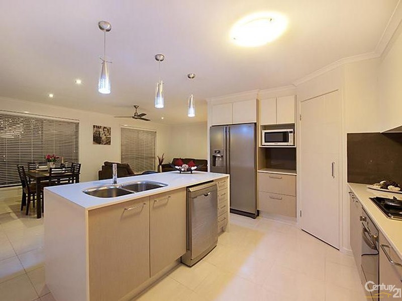 11 Forest Grove Crescent, Sippy Downs QLD 4556