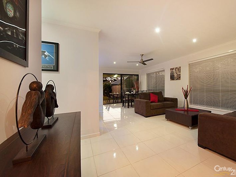 11 Forest Grove Crescent, Sippy Downs QLD 4556