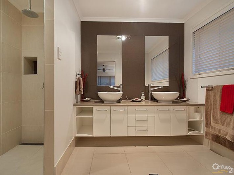 11 Forest Grove Crescent, Sippy Downs QLD 4556