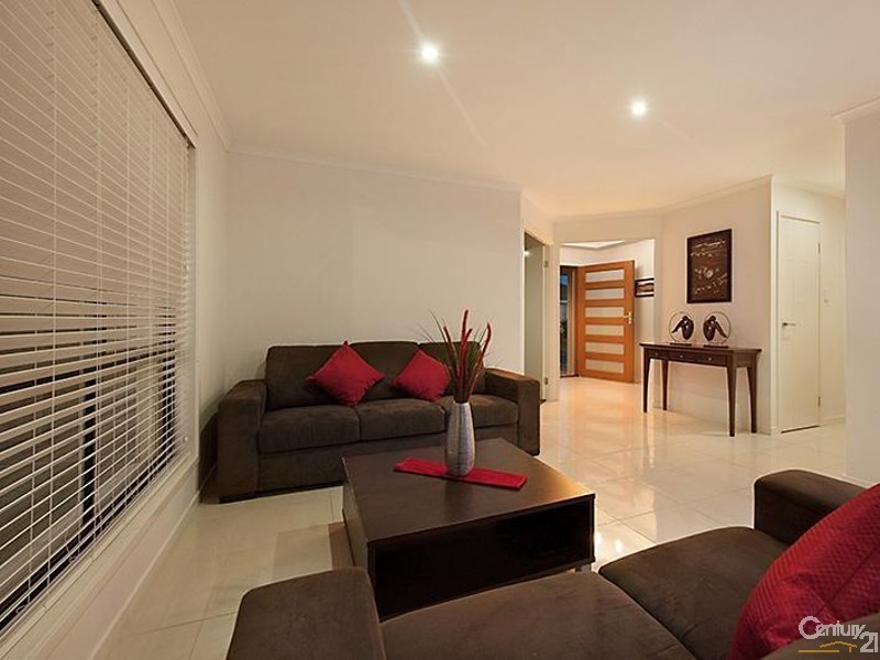 11 Forest Grove Crescent, Sippy Downs QLD 4556