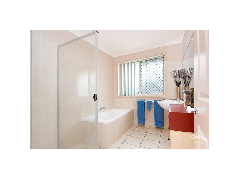 4 Linacre, Sippy Downs QLD 4556