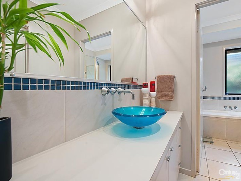24 Linacre Street, Sippy Downs QLD 4556