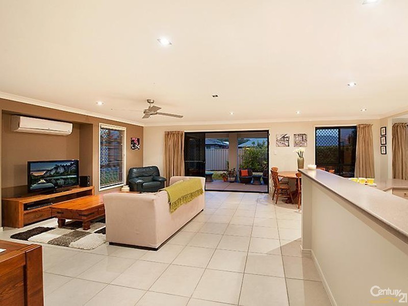 11 Tolman Street, Sippy Downs QLD 4556