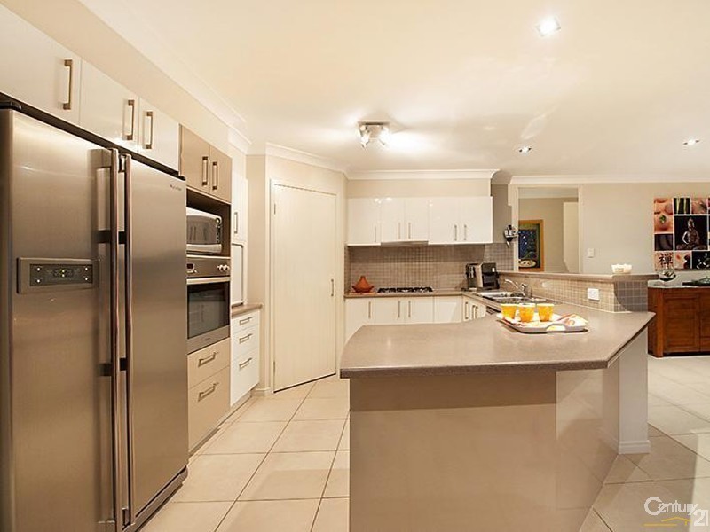 11 Tolman Street, Sippy Downs QLD 4556