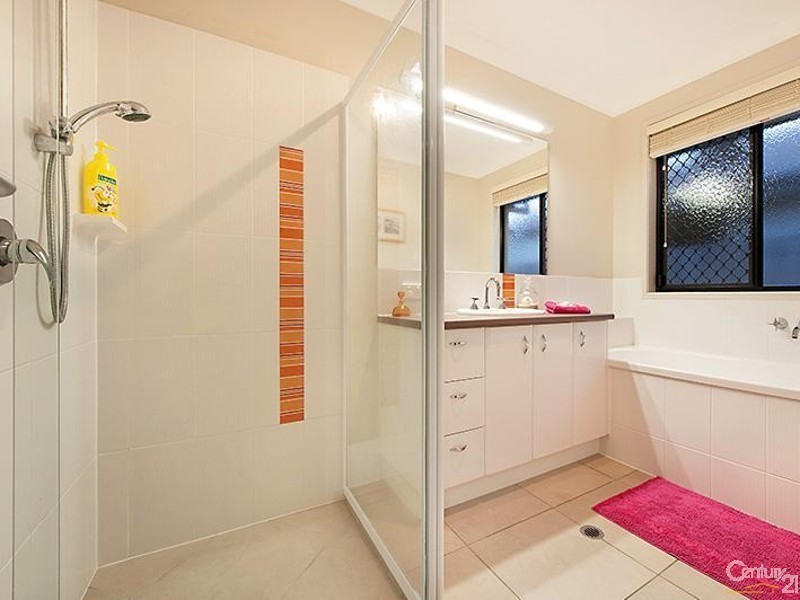 11 Tolman Street, Sippy Downs QLD 4556