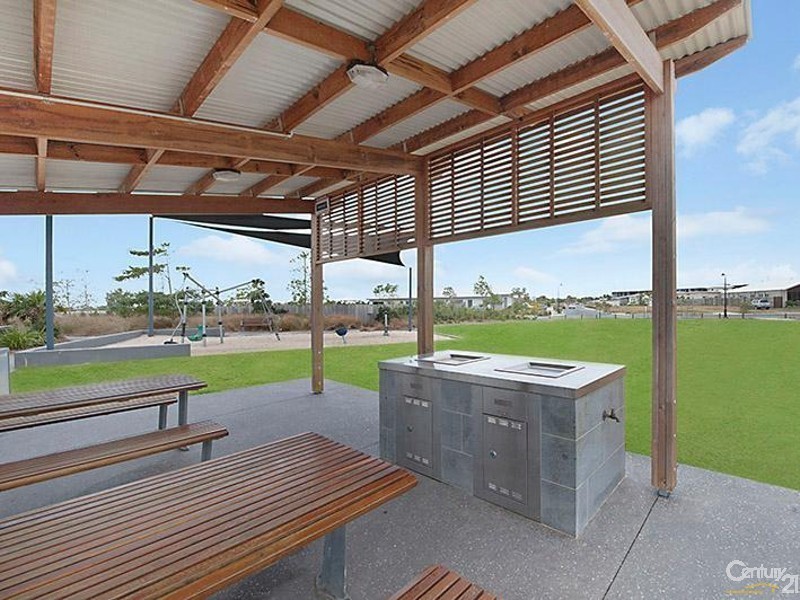 1  Buoy Court, Birtinya QLD 4575