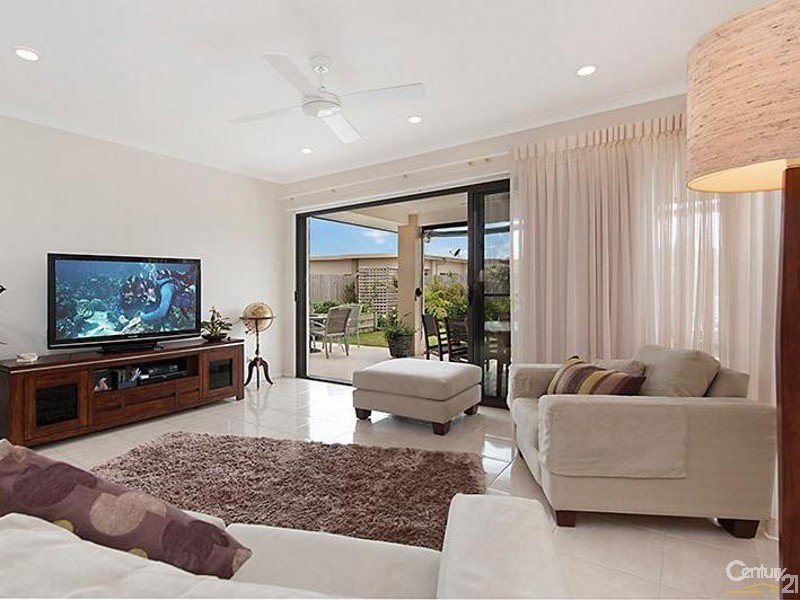 1  Buoy Court, Birtinya QLD 4575