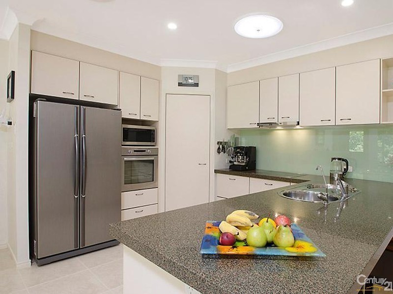 18 Yellow Cedar Place, Palmwoods QLD 4555