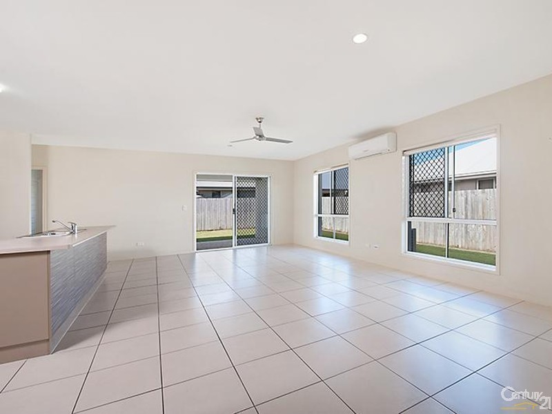 9 Silvereye Street, Sippy Downs QLD 4556