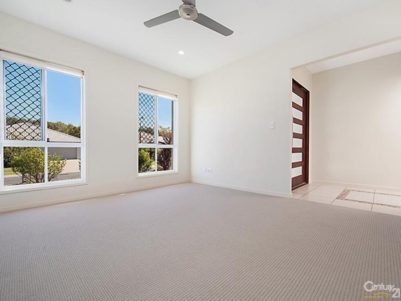 9 Silvereye Street, Sippy Downs QLD 4556