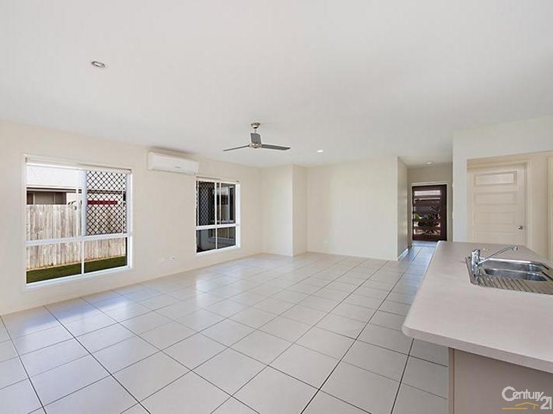 9 Silvereye Street, Sippy Downs QLD 4556