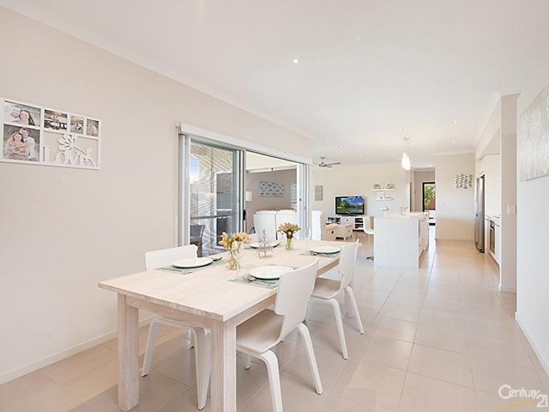 7 Peppermint Crescent, Sippy Downs QLD 4556