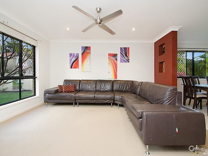 2 Pompano Court, Mountain Creek QLD 4557