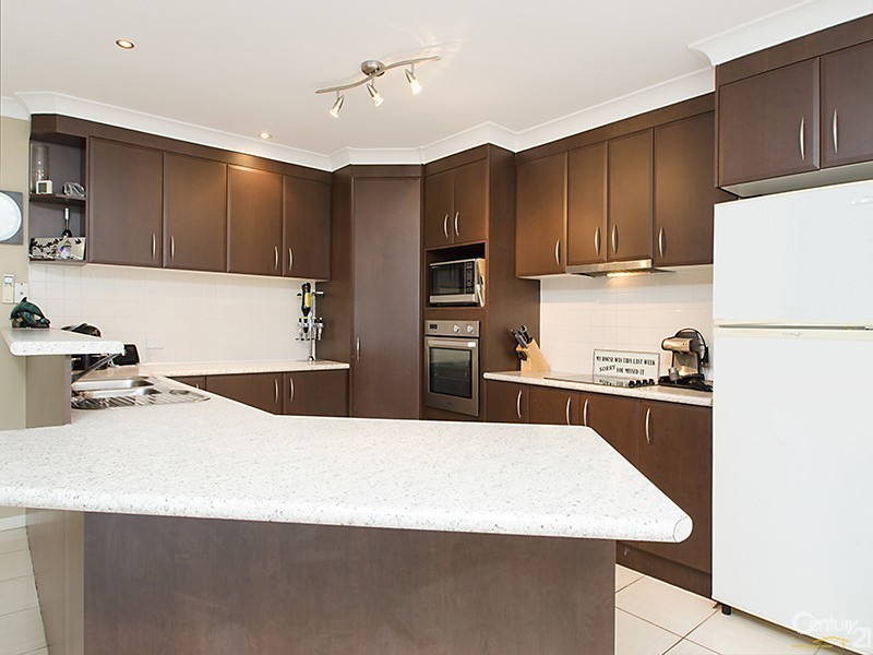 2 Pompano Court, Mountain Creek QLD 4557