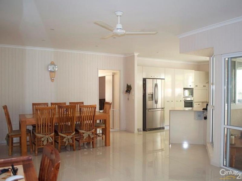 4 Kona Court, Mountain Creek QLD 4557