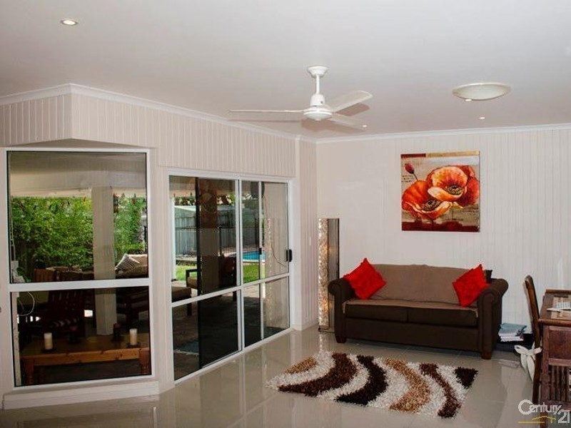 4 Kona Court, Mountain Creek QLD 4557