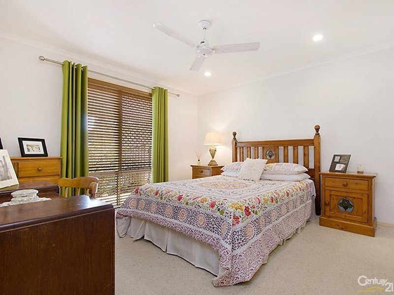 2 Oxford Close, Sippy Downs QLD 4556
