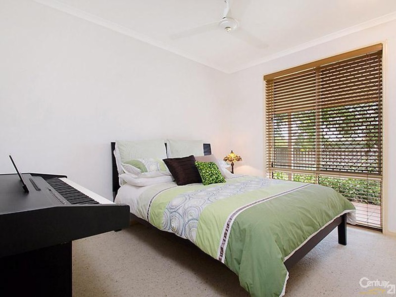 2 Oxford Close, Sippy Downs QLD 4556