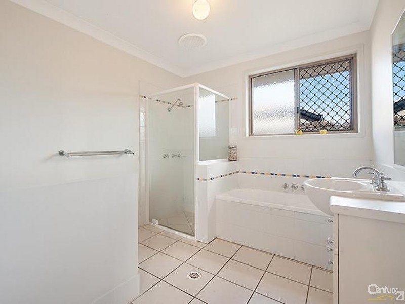 28 Trinity Crescent, Sippy Downs QLD 4556