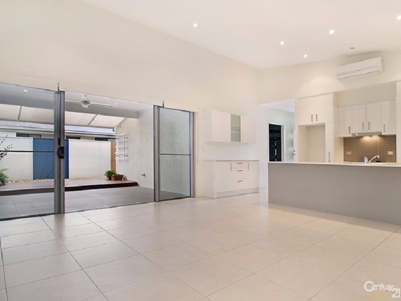 2/27 Tibouchina Street, Mountain Creek QLD 4557