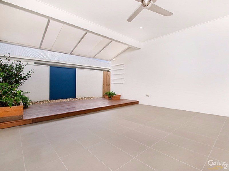 2/27 Tibouchina Street, Mountain Creek QLD 4557