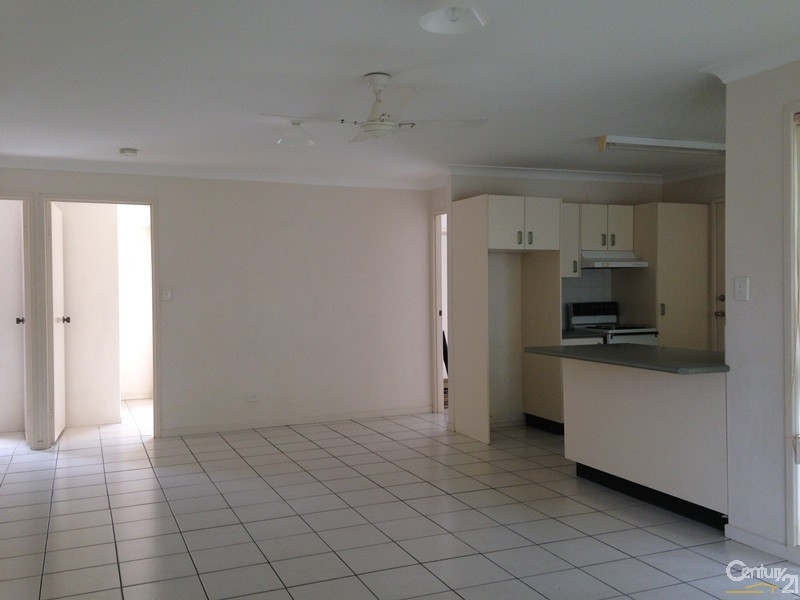 2/5 Stacey Court, Marcoola QLD 4564