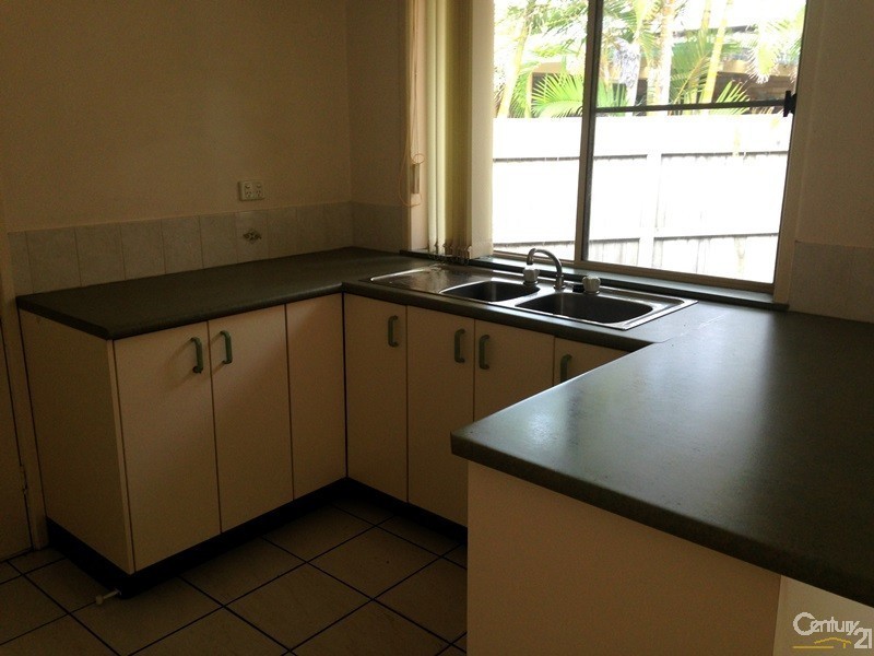 2/5 Stacey Court, Marcoola QLD 4564