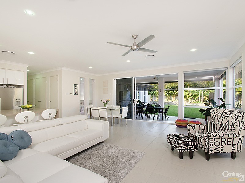 1 Forest Pines Boulevard, Forest Glen QLD 4556