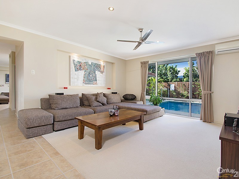 18 Sailfish Drive, Mountain Creek QLD 4557