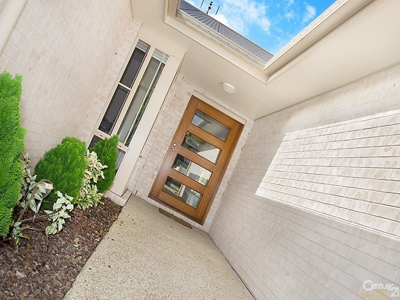 28 Maddock Avenue, Mooloolah Valley QLD 4553