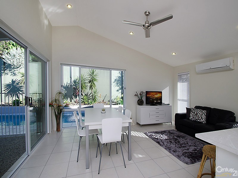 30 Quinine Crescent, Mountain Creek QLD 4557