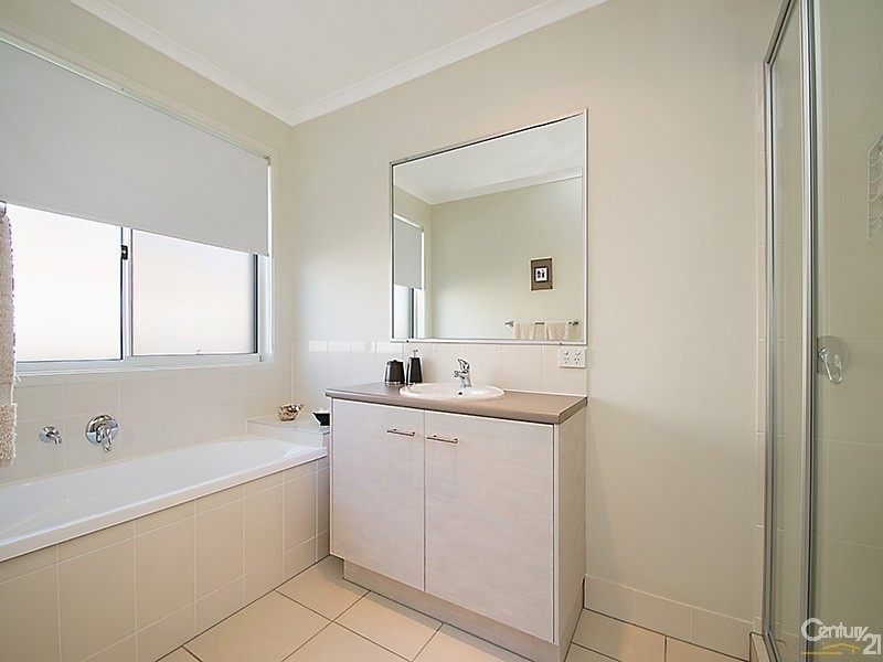 30 Quinine Crescent, Mountain Creek QLD 4557