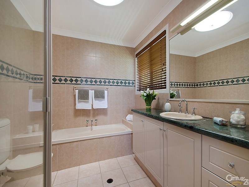 13 Rim Road, Buderim QLD 4556