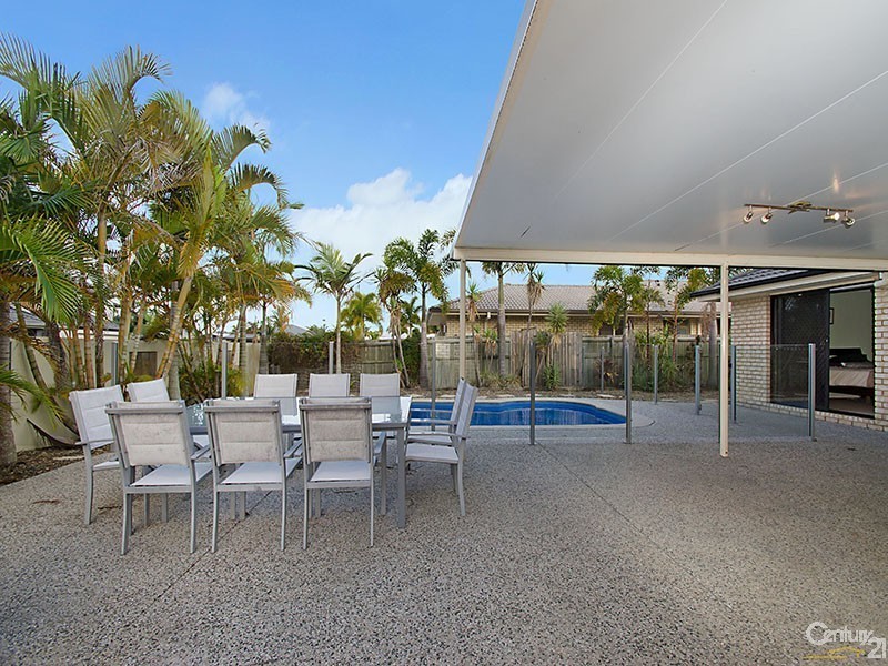 2 Pompano Court, Mountain Creek QLD 4557